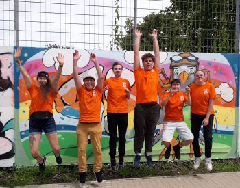 Demokratie-Scouts springen voller Elan in die Luft